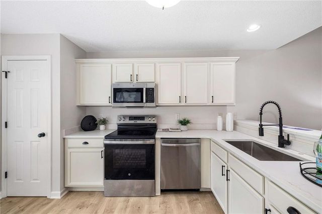 3063 Broadleaf Trail, Fairburn, GA 30213