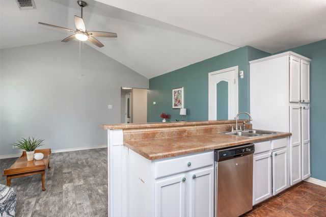 602 N Jordan Street, Whitesboro, TX 76273