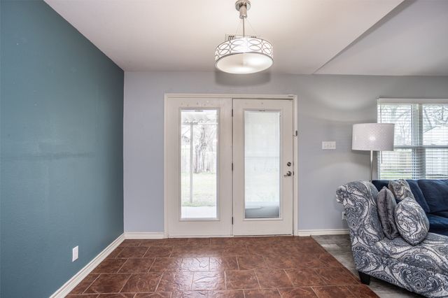 602 N Jordan Street, Whitesboro, TX 76273