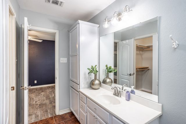 602 N Jordan Street, Whitesboro, TX 76273