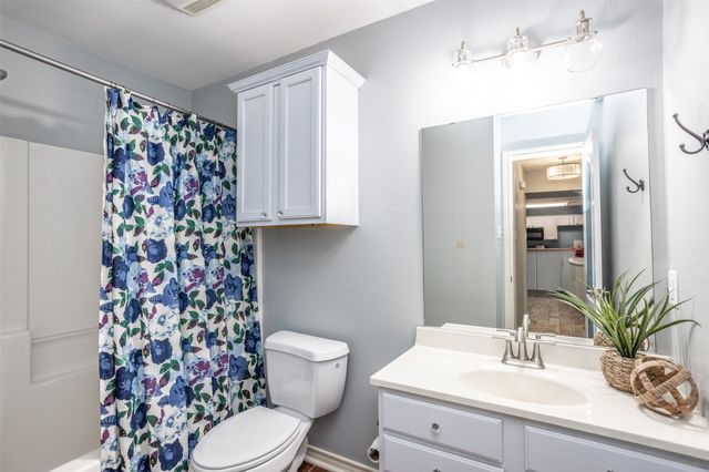 602 N Jordan Street, Whitesboro, TX 76273