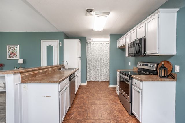 602 N Jordan Street, Whitesboro, TX 76273