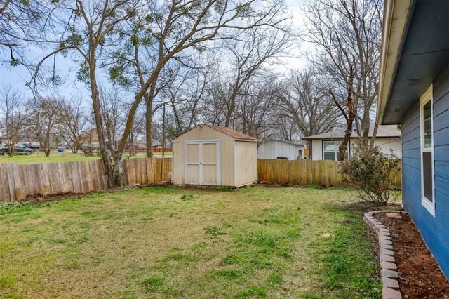 602 N Jordan Street, Whitesboro, TX 76273