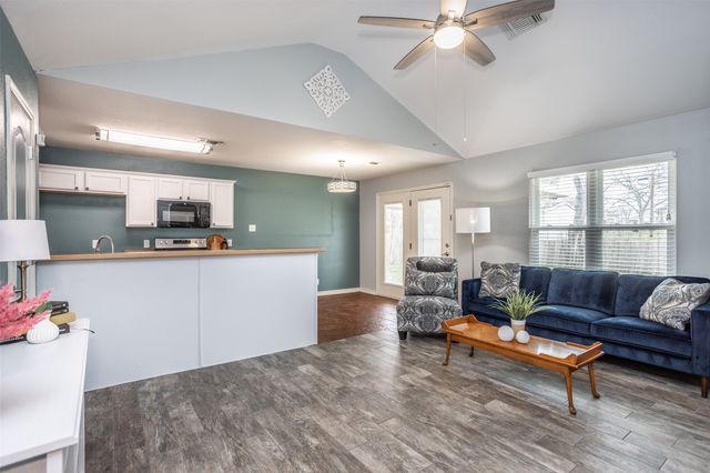 602 N Jordan Street, Whitesboro, TX 76273