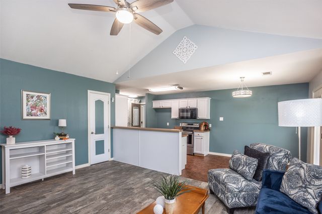 602 N Jordan Street, Whitesboro, TX 76273