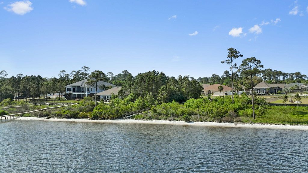 7475 Soundshore Drive, Navarre, FL 32566