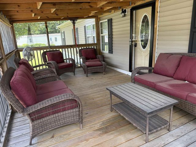 911 Old Magnolia Dr., Conway, SC 29526