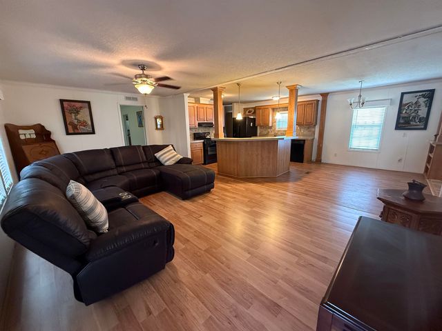 911 Old Magnolia Dr., Conway, SC 29526