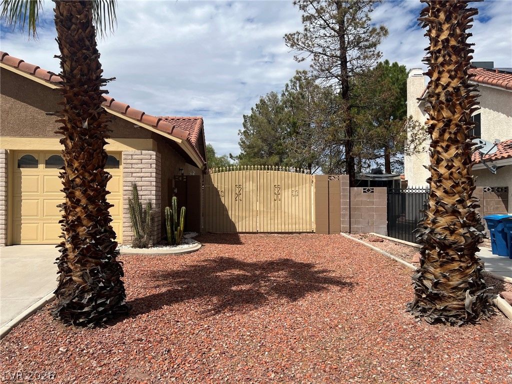 8304 Vibrant Drive, Las Vegas, NV 89117 — photo 3