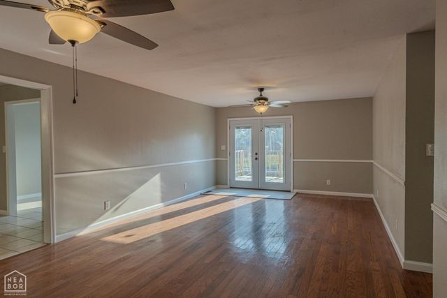 601 N Center Hill Road, Paragould, AR 72450