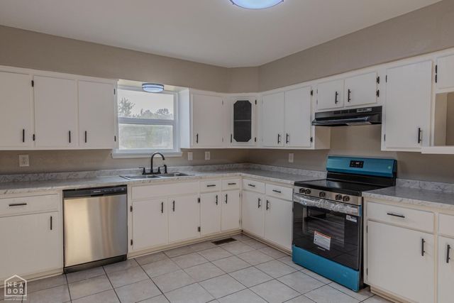 601 N Center Hill Road, Paragould, AR 72450