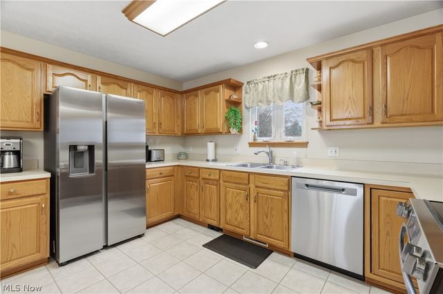 9433 Scottsdale Drive, Broadview Heights, OH 44147