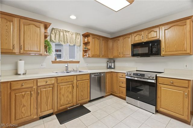 9433 Scottsdale Drive, Broadview Heights, OH 44147