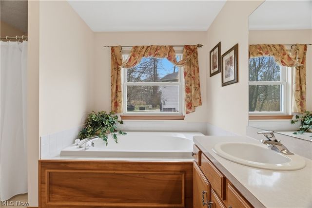 9433 Scottsdale Drive, Broadview Heights, OH 44147