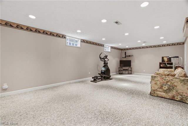 9433 Scottsdale Drive, Broadview Heights, OH 44147