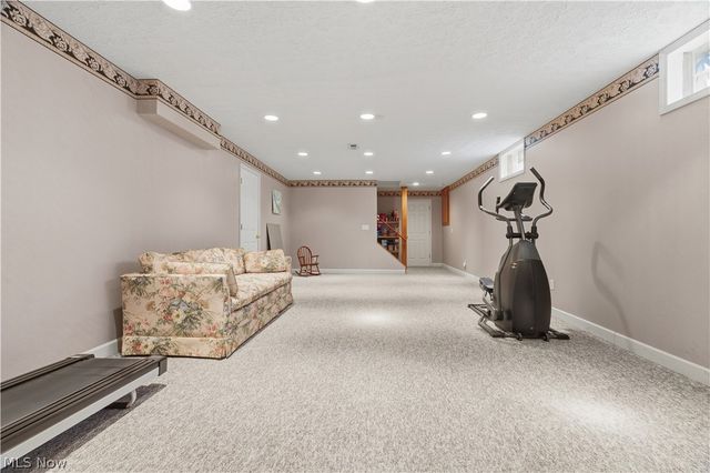 9433 Scottsdale Drive, Broadview Heights, OH 44147