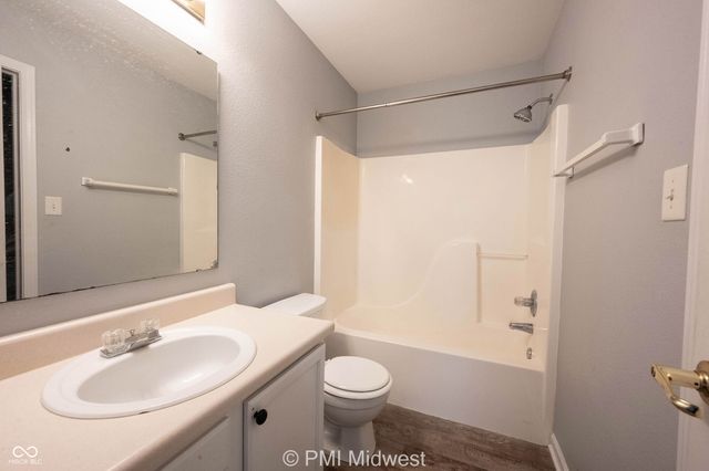 3220 River Villa Way, Indianapolis, IN 46208