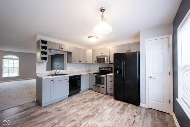 3220 River Villa Way, Indianapolis, IN 46208