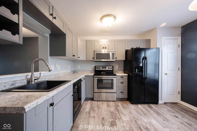 3220 River Villa Way, Indianapolis, IN 46208