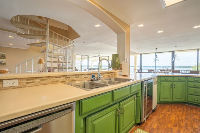 5001 Rio Vista Drive, Granbury, TX 76049