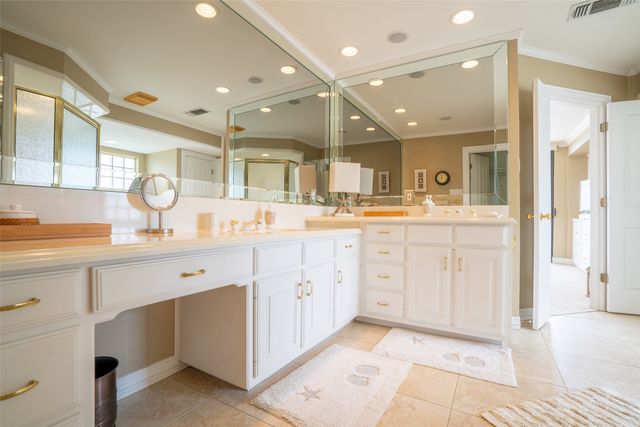 5001 Rio Vista Drive, Granbury, TX 76049