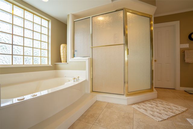 5001 Rio Vista Drive, Granbury, TX 76049