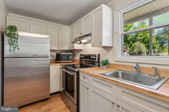 107 READINGTON RD, Whitehouse Station, NJ 08889