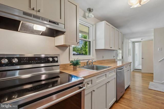 107 READINGTON RD, Whitehouse Station, NJ 08889
