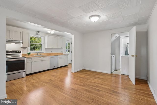 107 READINGTON RD, Whitehouse Station, NJ 08889