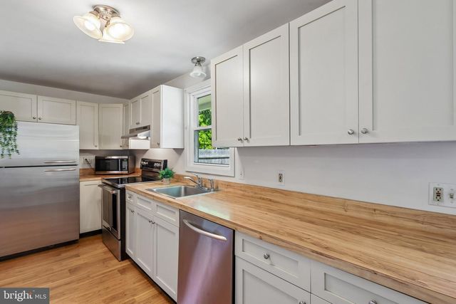 107 READINGTON RD, Whitehouse Station, NJ 08889
