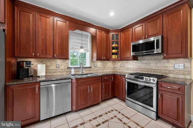 923 ELDRIDGE AVE, Collingswood, NJ 08107