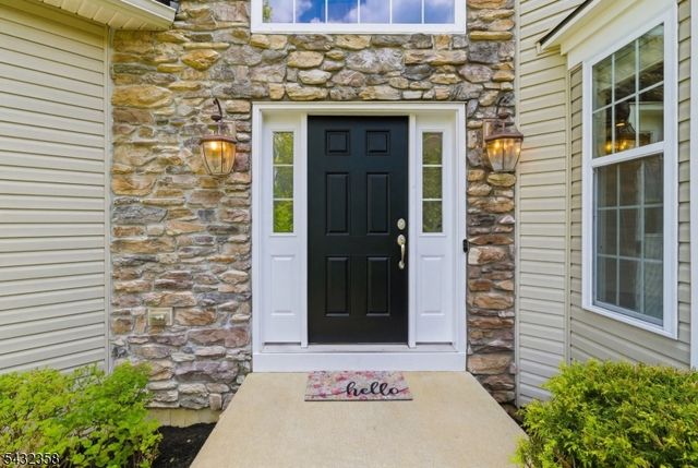 8 Fields Way, Mount Olive Twp., NJ 07828