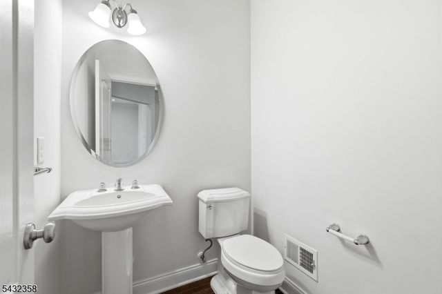 8 Fields Way, Mount Olive Twp., NJ 07828