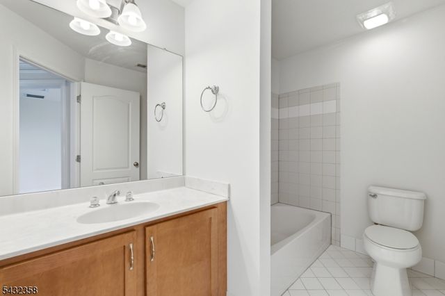 8 Fields Way, Mount Olive Twp., NJ 07828