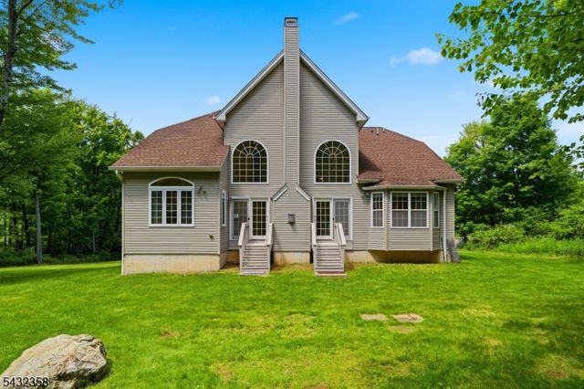 8 Fields Way, Mount Olive Twp., NJ 07828