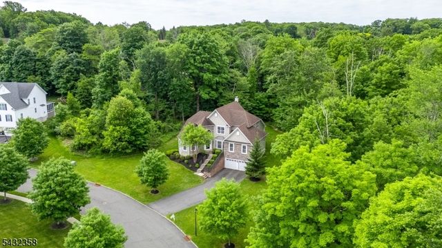 8 Fields Way, Mount Olive Twp., NJ 07828