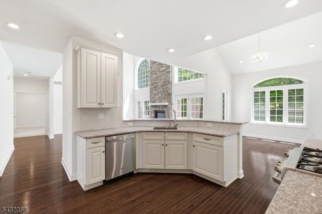 8 Fields Way, Mount Olive Twp., NJ 07828
