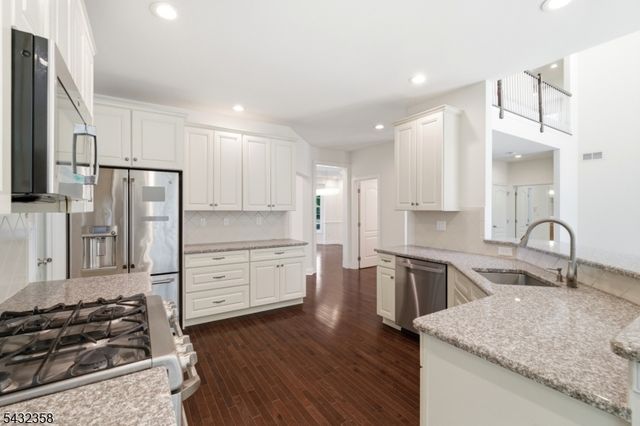 8 Fields Way, Mount Olive Twp., NJ 07828