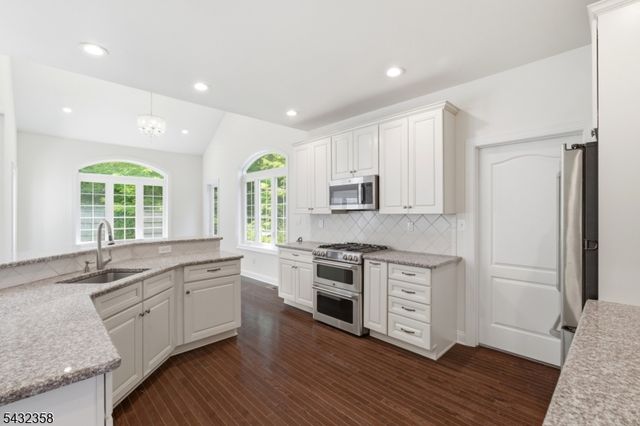 8 Fields Way, Mount Olive Twp., NJ 07828