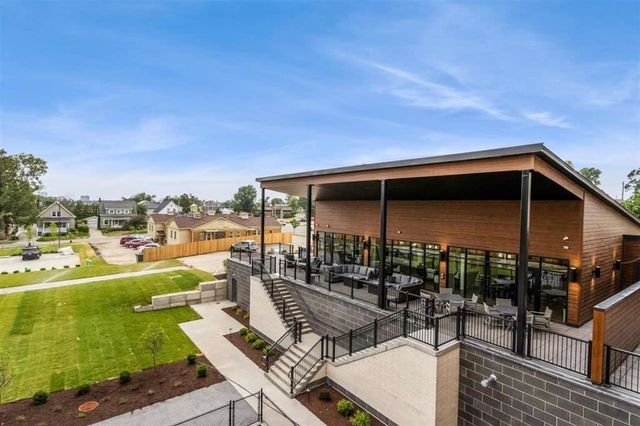 1953 1st Avenue SE 301, Cedar Rapids, IA 52403