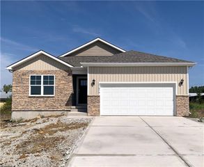 21070 W 217th Street, Spring Hill, KS 66083