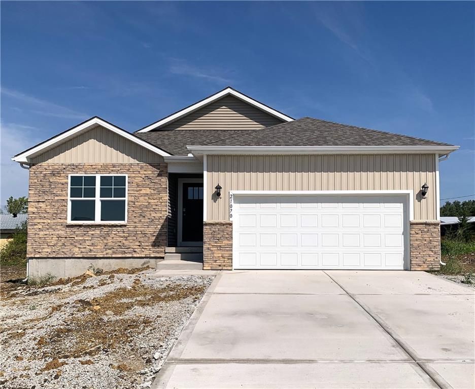 21070 W 217th Street, Spring Hill, KS 66083