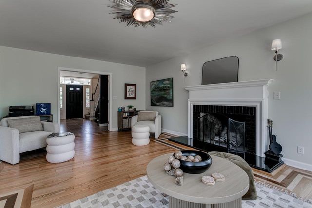 1701 S HILLCREST DRIVE, Appleton, WI 54914