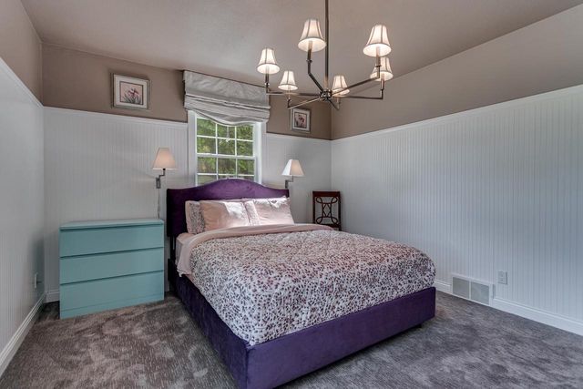 1701 S HILLCREST DRIVE, Appleton, WI 54914