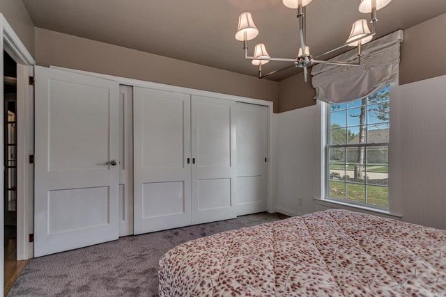 1701 S HILLCREST DRIVE, Appleton, WI 54914