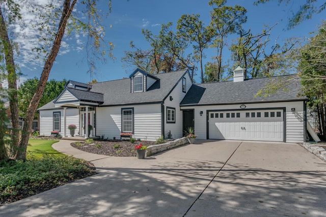 1701 S HILLCREST DRIVE, Appleton, WI 54914