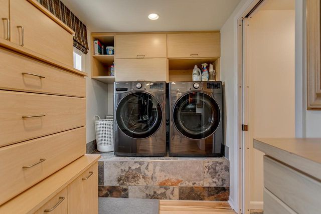 1701 S HILLCREST DRIVE, Appleton, WI 54914