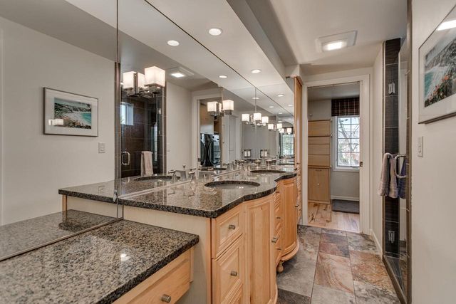 1701 S HILLCREST DRIVE, Appleton, WI 54914