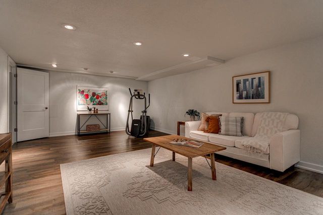 1701 S HILLCREST DRIVE, Appleton, WI 54914
