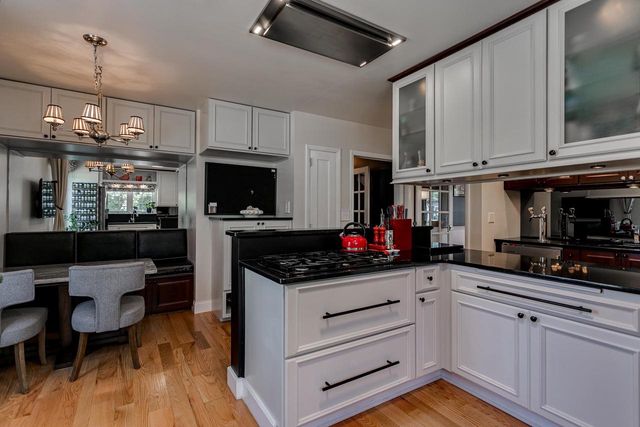 1701 S HILLCREST DRIVE, Appleton, WI 54914